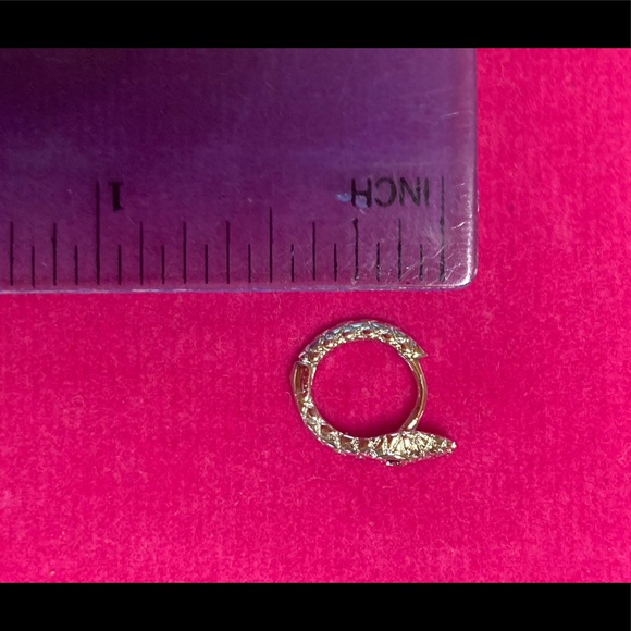 💫 14K Gold Pleated Snake Huggie  Hoop Earrings - Picture 5 of 5